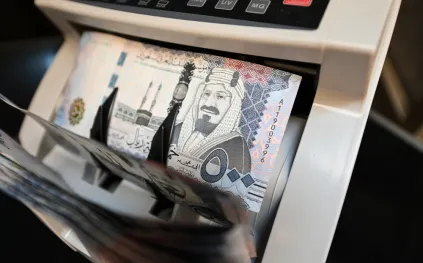 الريال السعودي يحافظ على استقراره أمام العملات بتعاملات اليوم