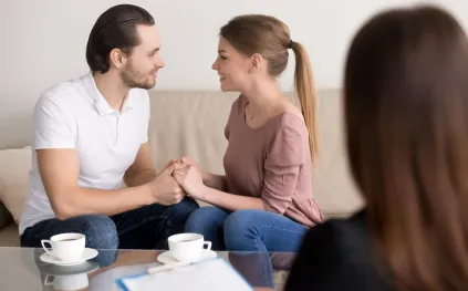 الوجه المظلم للإطراء.. 10 عبارات يستخدمها المتلاعبون للسيطرة عليك
