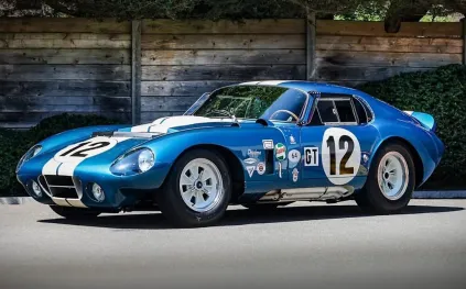 واحدة من 6 نسخ أُنتجت لتنافس "فيراري".. تعرّف على مواصفات Shelby Cobra Daytona Coupe