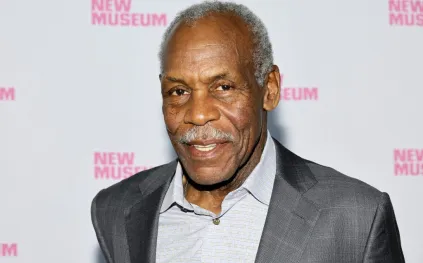 بعد صدمة داني غلوفر.. علامات صامتة للزهايمر تظنها إرهاقًا