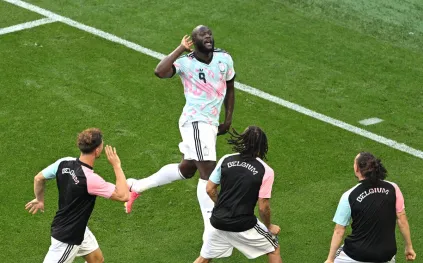 لوكاكو يسخر من ترامب أمام إنفانتينو بعد رباعية بلجيكا (فيديو)