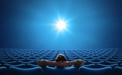هل تجعل زيارة المتاحف والسينما جسدك أصغر بثلاث سنوات؟ دراسة تجيب