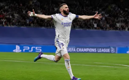 بعد التلميح بالاعتزال.. كم جمع كريم بنزيما خلال مسيرته في الملاعب؟ 