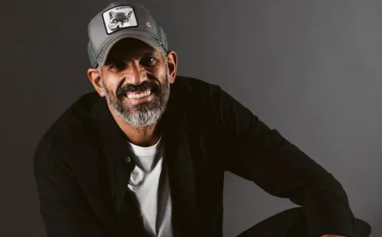 إيهاب عبد الواحد يكشف لمجلة "الرجل" أسرار تعاونه مع عمرو دياب (فيديو)