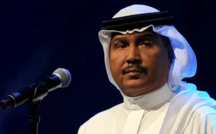 محمد عبده يقدم واجب العزاء في رفيق دربه الموسيقار عمر البركاتي بجدة