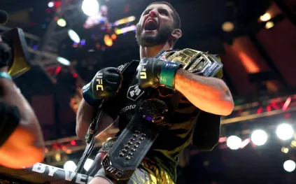 17 انتصارًا متتاليًا.. كيف حطم إسلام ماخاشيف أرقام UFC التاريخية؟