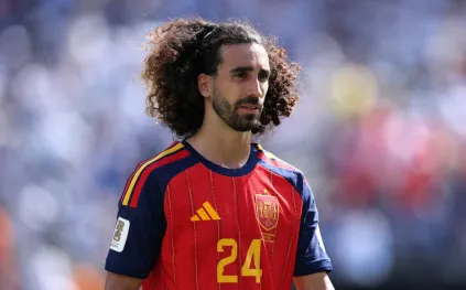 ميدالية كأس العالم في صدر ساعي البريد.. كيف ودّع كوكوريا جاره قبل الرحيل إلى مدريد؟