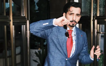تركي الشدادي يكشف للرجل تفاصيل دوره في "أحمر ولا أبيض" (فيديو)