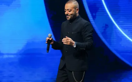 تفاصيل وموعد حفل تامر عاشور على مسرح طلال مداح بأبها