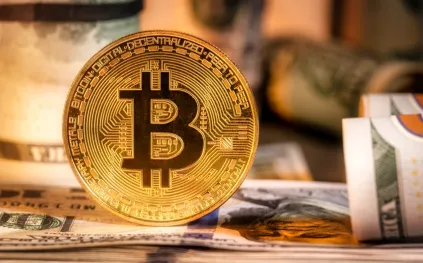 بيتكوين عند 78 ألف دولار.. تراجع محدود وسط ضغوط بيعية