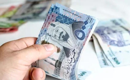 كيف تحركت أسعار العملات مقابل الريال السعودي اليوم الأربعاء؟