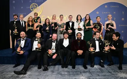 قائمة جوائز الإيمي 2026: "ويدوز باي" و"ذا بيت" يتصدران المشهد بإنجازات غير مسبوقة