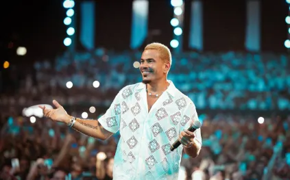 من عمرو دياب إلى بيونسيه.. لماذا يختار النجوم أزياء جمهورهم؟