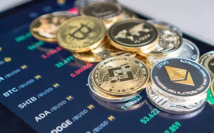 أسعار العملات الرقمية اليوم: كم سجلت بيتكوين مقابل الدولار؟