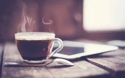الشاي صديق العظام والقهوة بإفراط تضرها.. ماذا كشفت أحدث الأبحاث الطبية؟