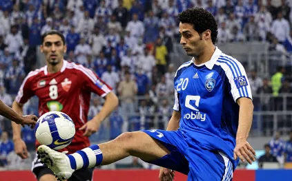 من الملاعب إلى الإعلام والأعمال.. فصول في مسيرة ياسر القحطاني