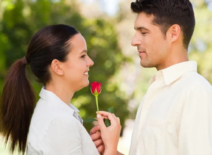 اختر المرأة الأصغر سنا لحياة أفضل