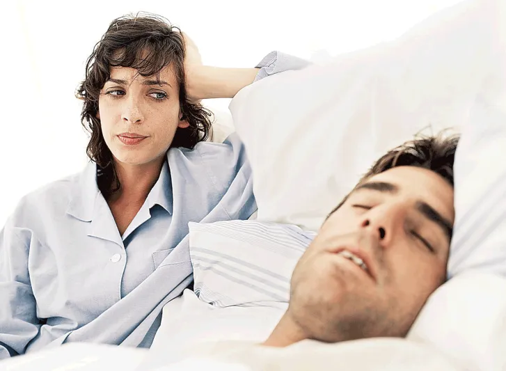 صور: حدد طبيعة علاقتك بزوجتك من طريقة نومكما في السرير