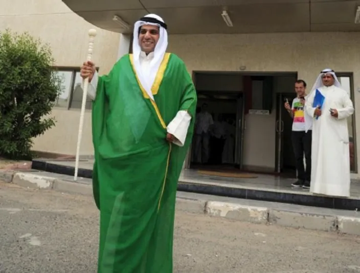 المرشح الأخضر في الكويت: سيارة لكزس لكل مواطن وبيت فوري الزواج