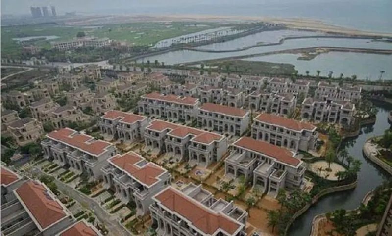 بالصور.. مدينة الموتى خالية من السكان!