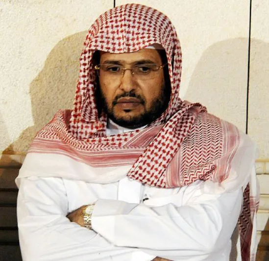 مدير جامعة الشارقة السابق يرثي أبناءه الخمسة بـقصيدة مبكية مدير جامعة الشارقة السابق يرثي أبناءه الخمسة بـقصيدة مبكية