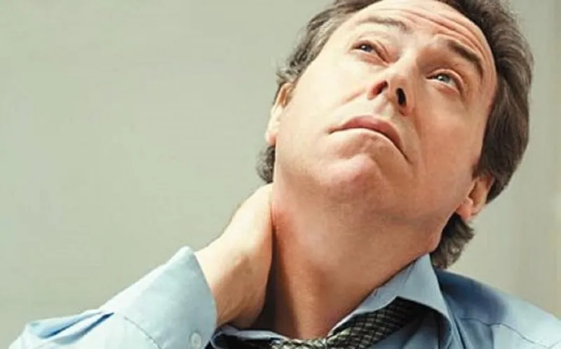 طقطقة الرقبة تسبب السكتة الدماغيَّة