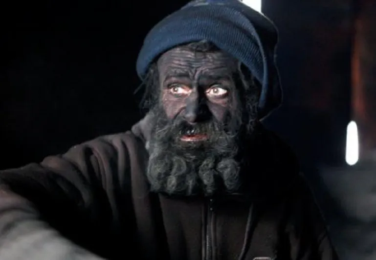 بالصور: أقذر رجل في أوروبا يعيش شريداً في التشيك