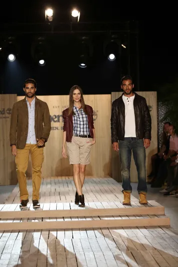 تيمبرلاند تطلق مجموعتها الجديدة للربيع والصيف بعرض مذهل يقام لأول مرة في دبي