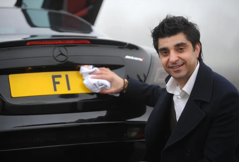 أغلى لوحة أرقام في العالم ليست في دبي.