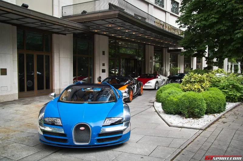 بالصور: شباب سعودي فى تجمع لسيارات بوجاتي بقيمة 30 مليون دولار 