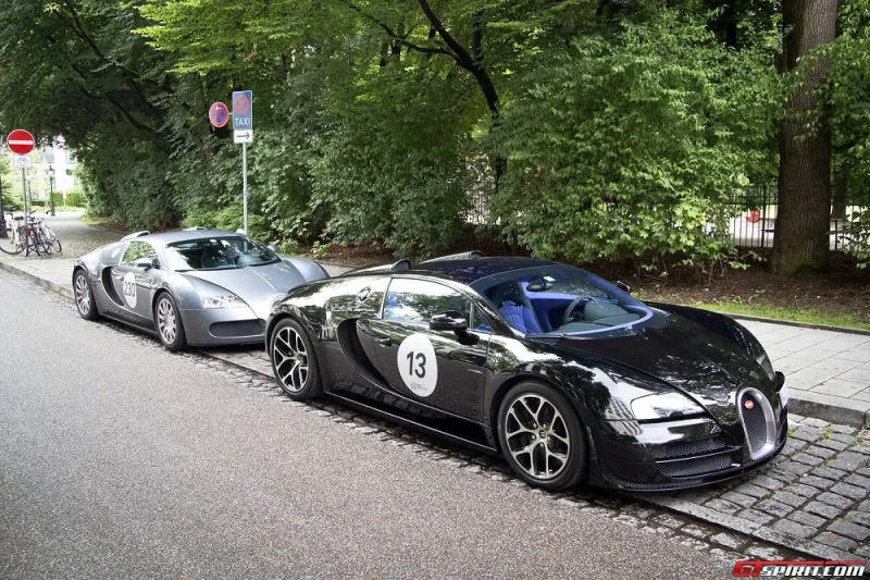 بالصور: شباب سعودي فى تجمع لسيارات بوجاتي بقيمة 30 مليون دولار 