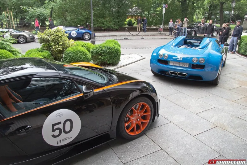 بالصور: شباب سعودي فى تجمع لسيارات بوجاتي بقيمة 30 مليون دولار 