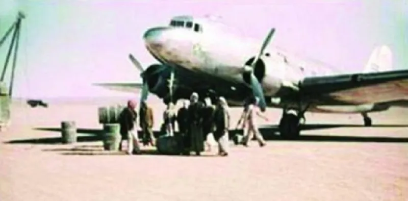 بالصور.. أول طائرة في السعودية مهداة للملك عبدالعزيز