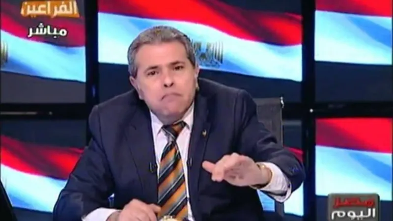 فيديو : مالك قناة مصرية يامر مذيعة بانها برنامجها على الهواء