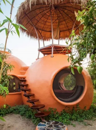 رجل يبني بيت أحلامه ب 9000 دولار فقط و في 6 أسابيع