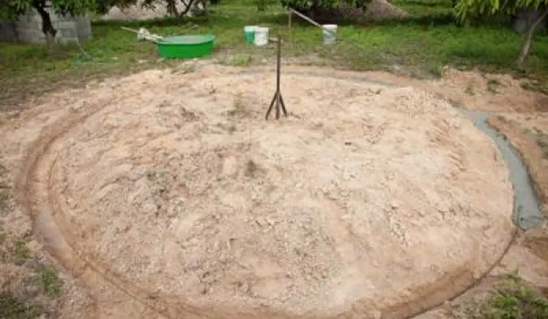 رجل يبني بيت أحلامه ب 9000 دولار فقط و في 6 أسابيع