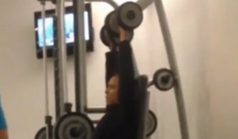 صور مسربة لـ"أوباما" في صالة رياضية خاصة في بولندا