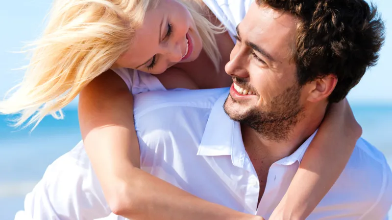 أيهما تفضل أيها الرجل... المرأة القصيرة أو الطويلة؟