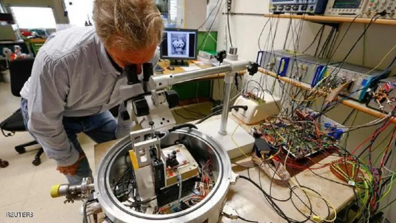 ابتكار أصغر غلاف مجلة في العالم