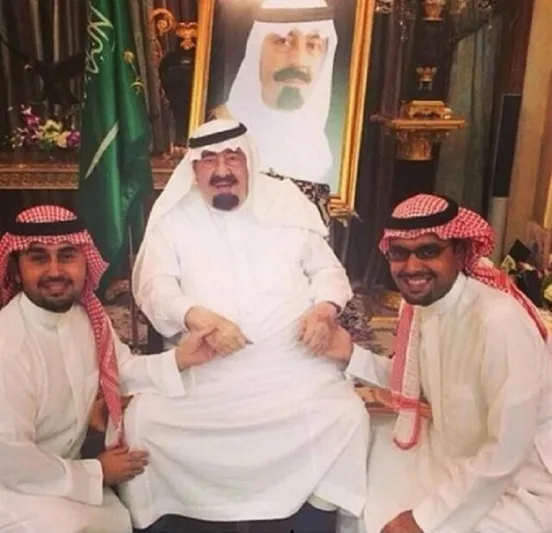 صور تجمع الملك عبدالله مع أحفاده تلقى انتشارا واسعا في تويتر