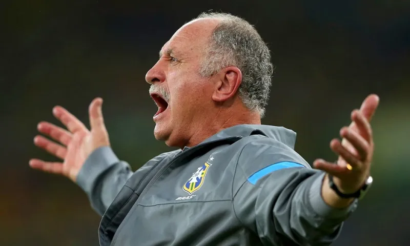 كيف برر مدرب البرازيل خسارته "الكارثية"؟