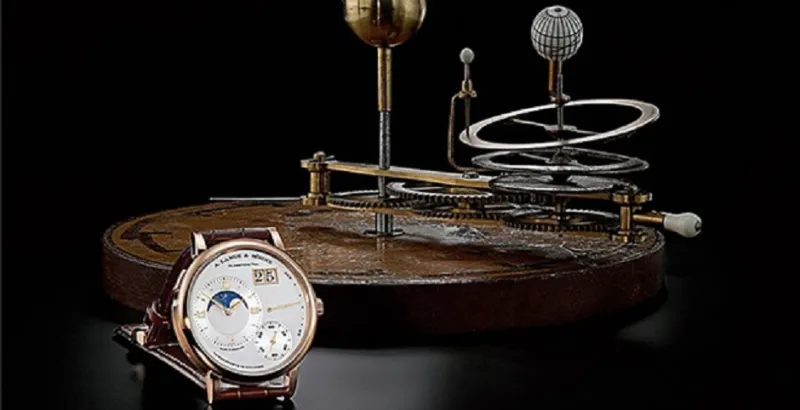 ساعات لانغ أند سوهن مستوحاة من علم الفلك