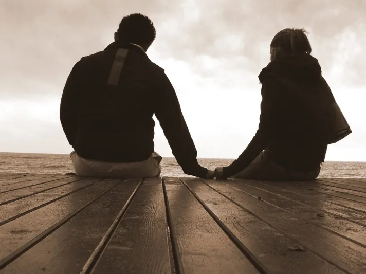 كيف تحافظ على حبك لشريك حياتك البعيد عنك