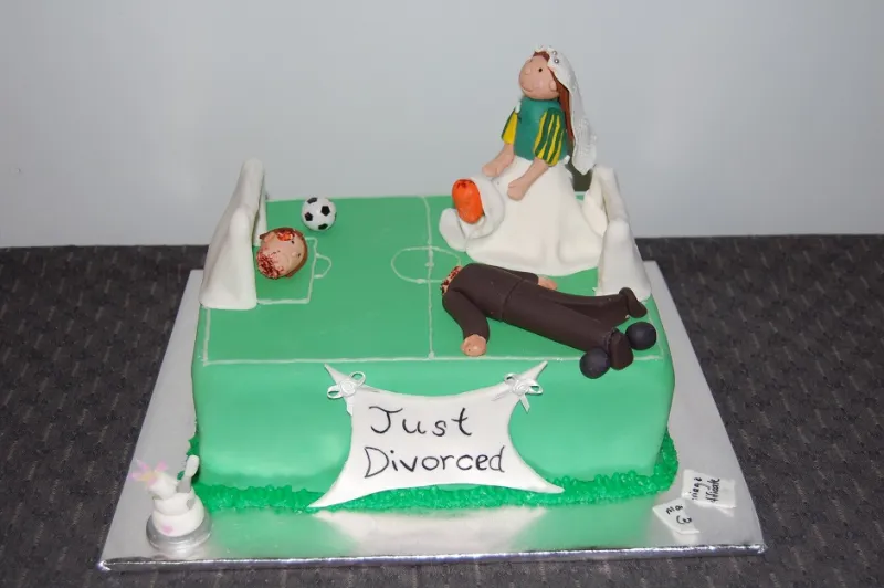 كيكة الطلاق موضة جديدة للاحتفال بالانفصال..بالصور