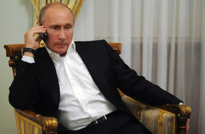 بالصور … تعرف على هواتف رؤساء العالم