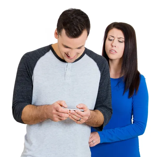 4 طرق تثير بها غيرة زوجتك