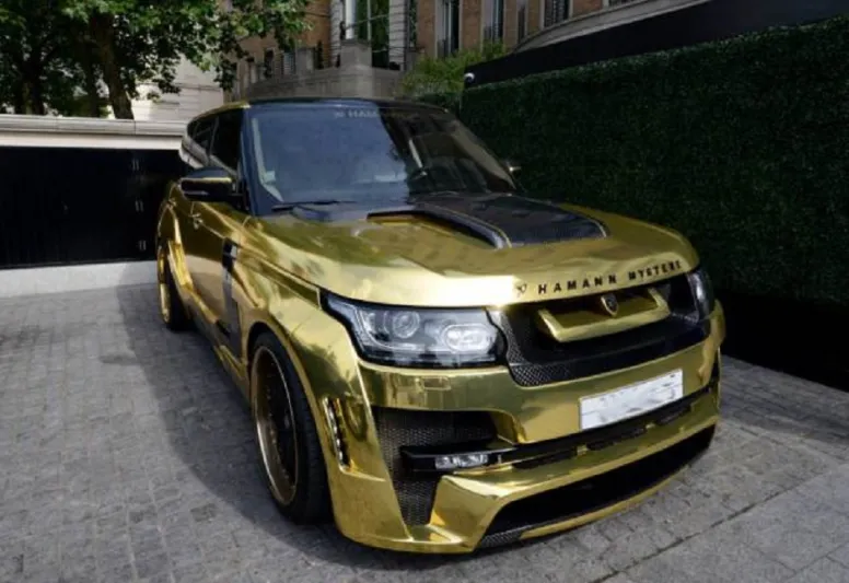 سيارة شاب سعودي مطلية بـ«الذهب» تجوب شوارع لندن