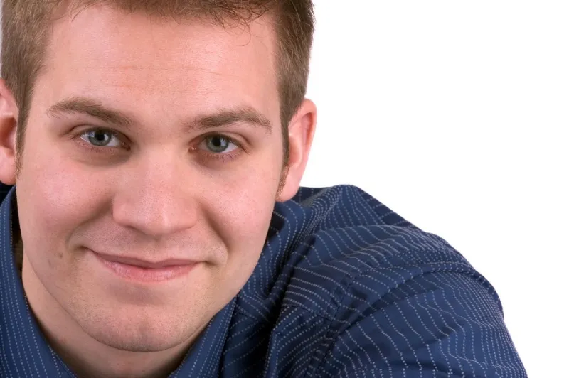 اسباب تجعل الابتسامة لاتفارق الرجل