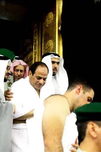 بالصور: الرئيس السيسى يؤدى مناسك العمرة فى ختام زيارته للسعودية