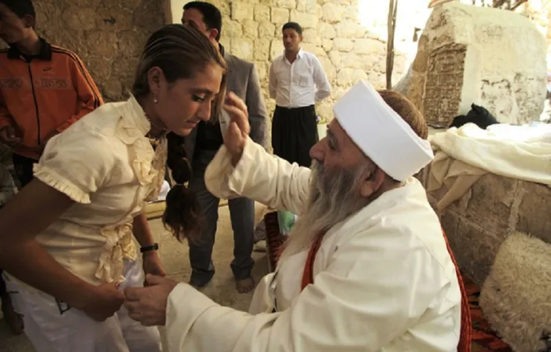 سقوط مروحية فيان دخيل اثناء ايصالها المساعدات للأيزيديين